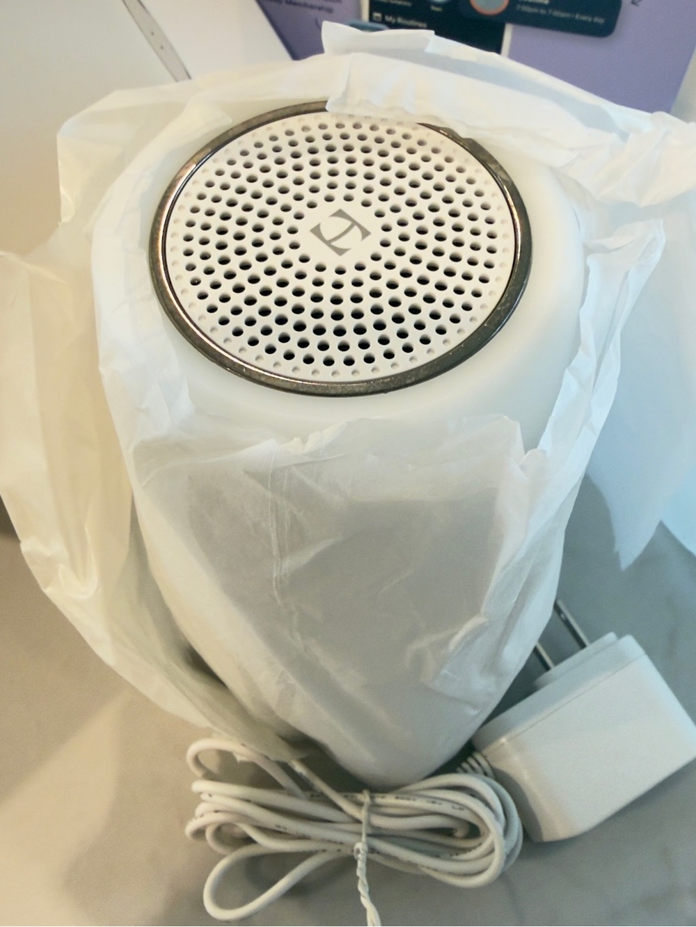 Hatch Rest Nightlight Sound Machine - Picture 4 of 9